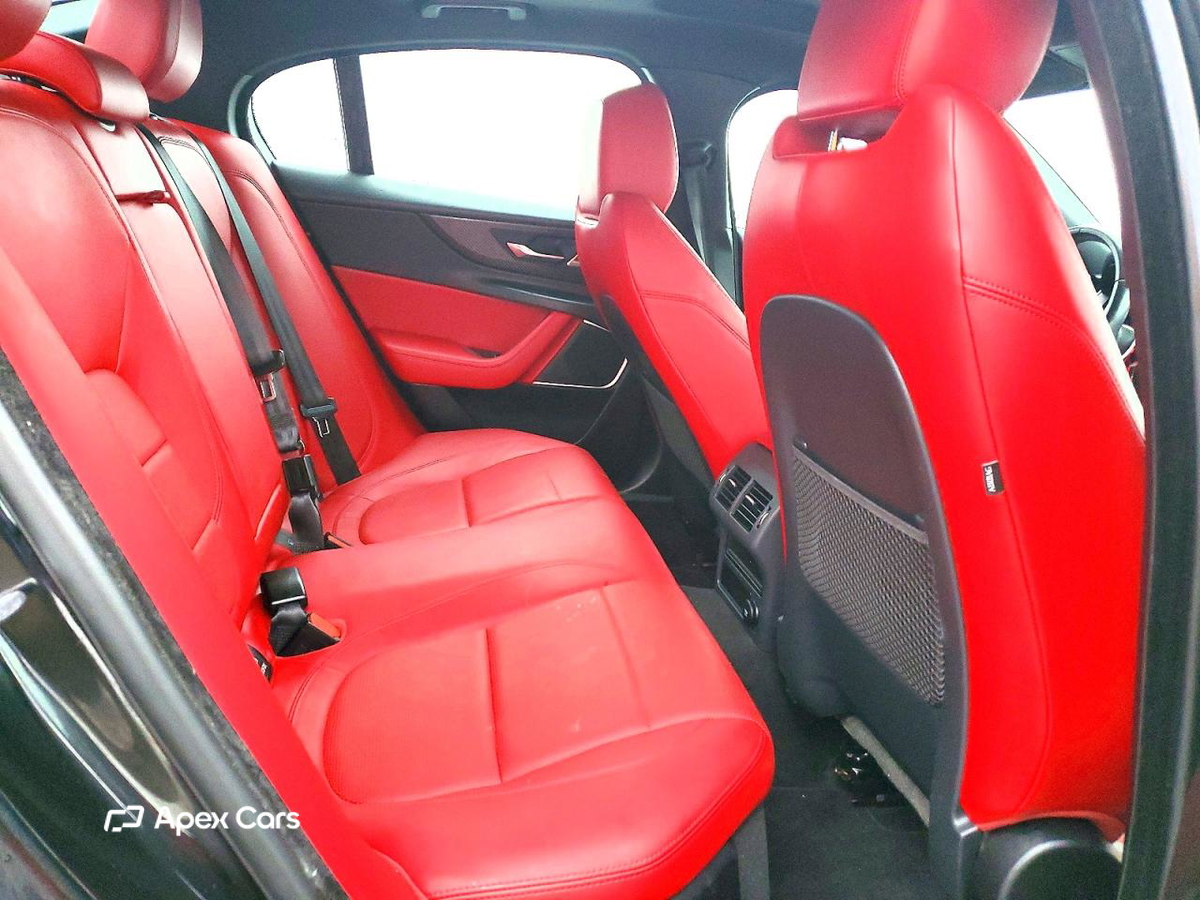 Jaguar XE 2020