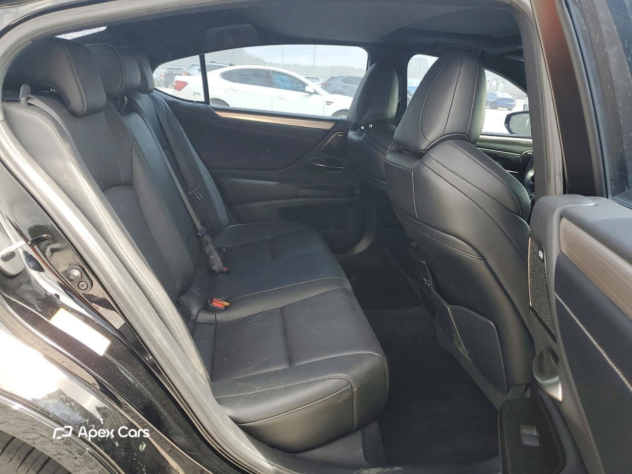 Lexus ES 2019