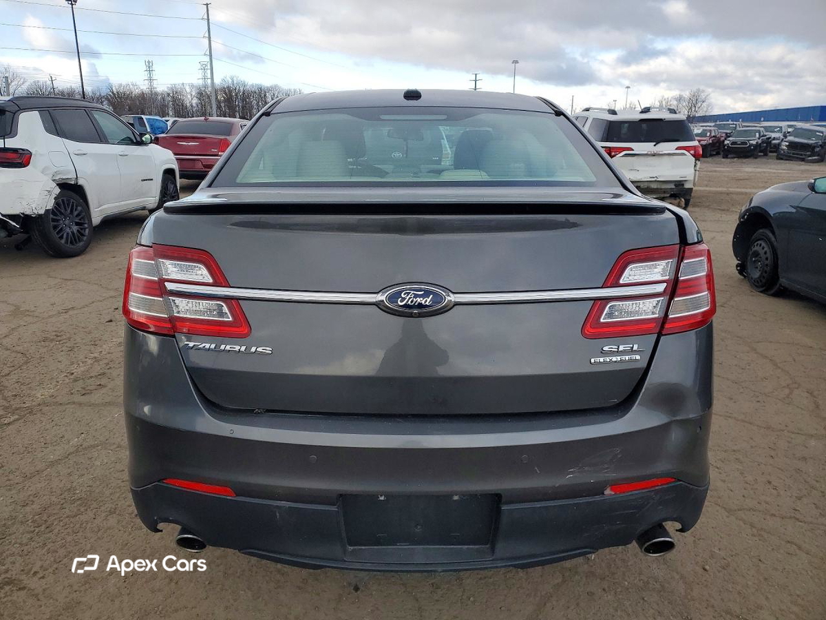Ford Taurus 2016