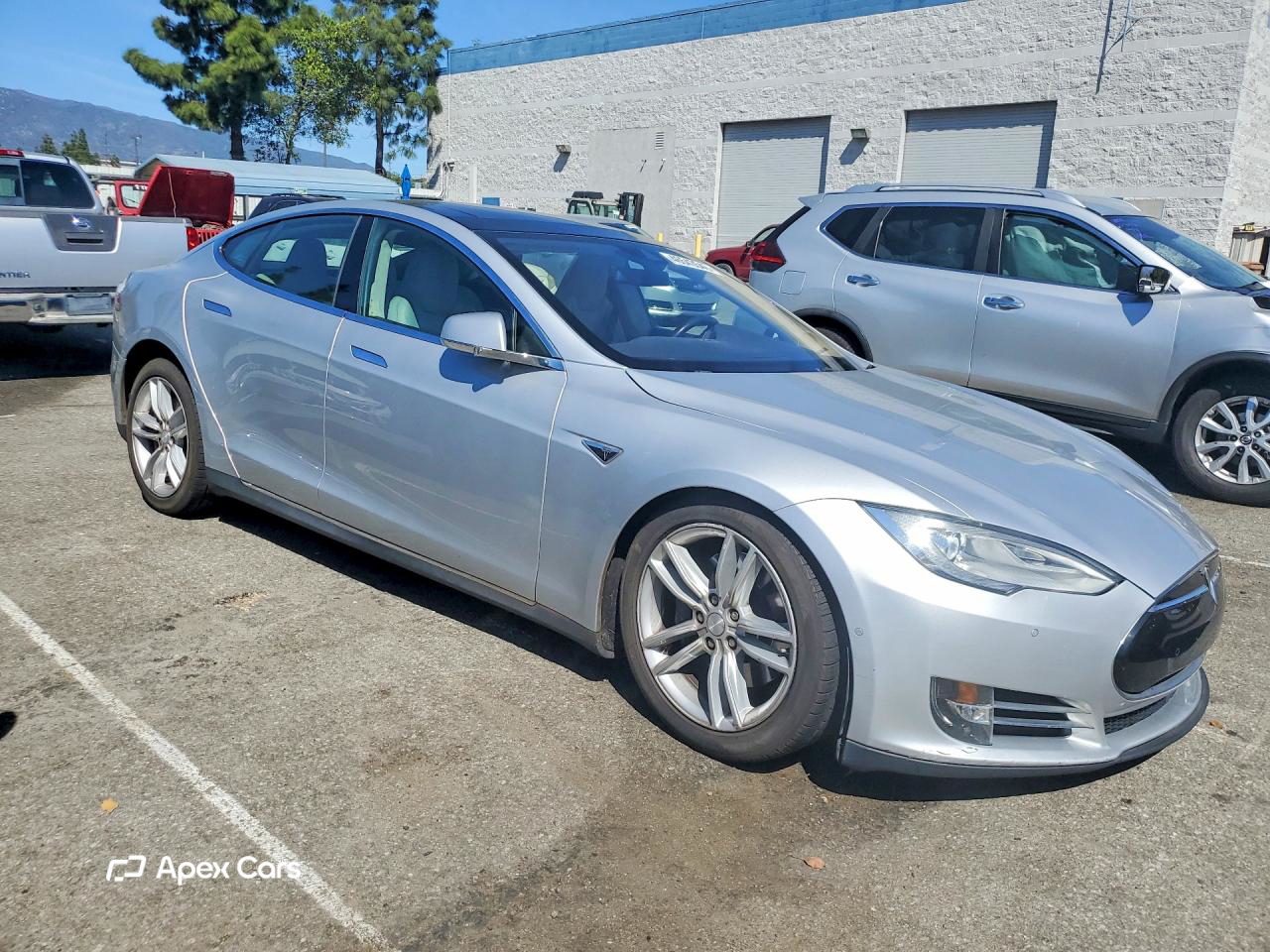 Tesla Model S 2015