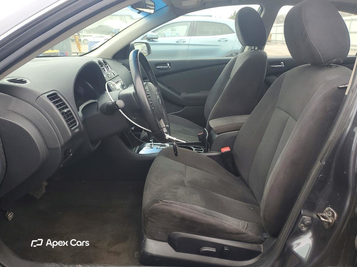 Nissan Altima 2010