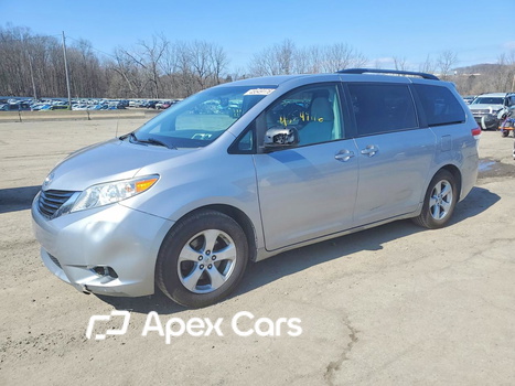 Toyota Sienna 2012 - Image 1 of 13