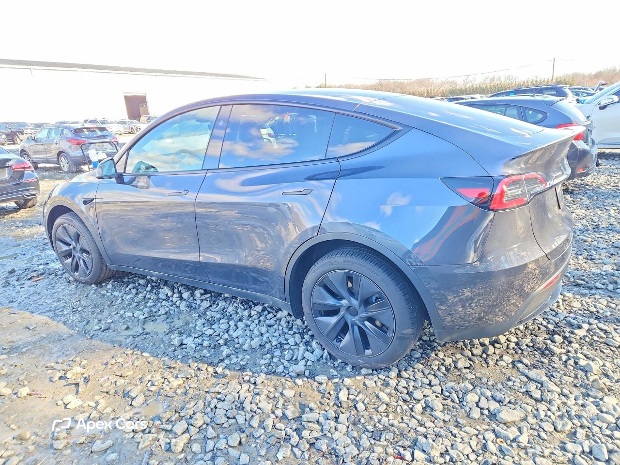 Tesla Model Y 2025