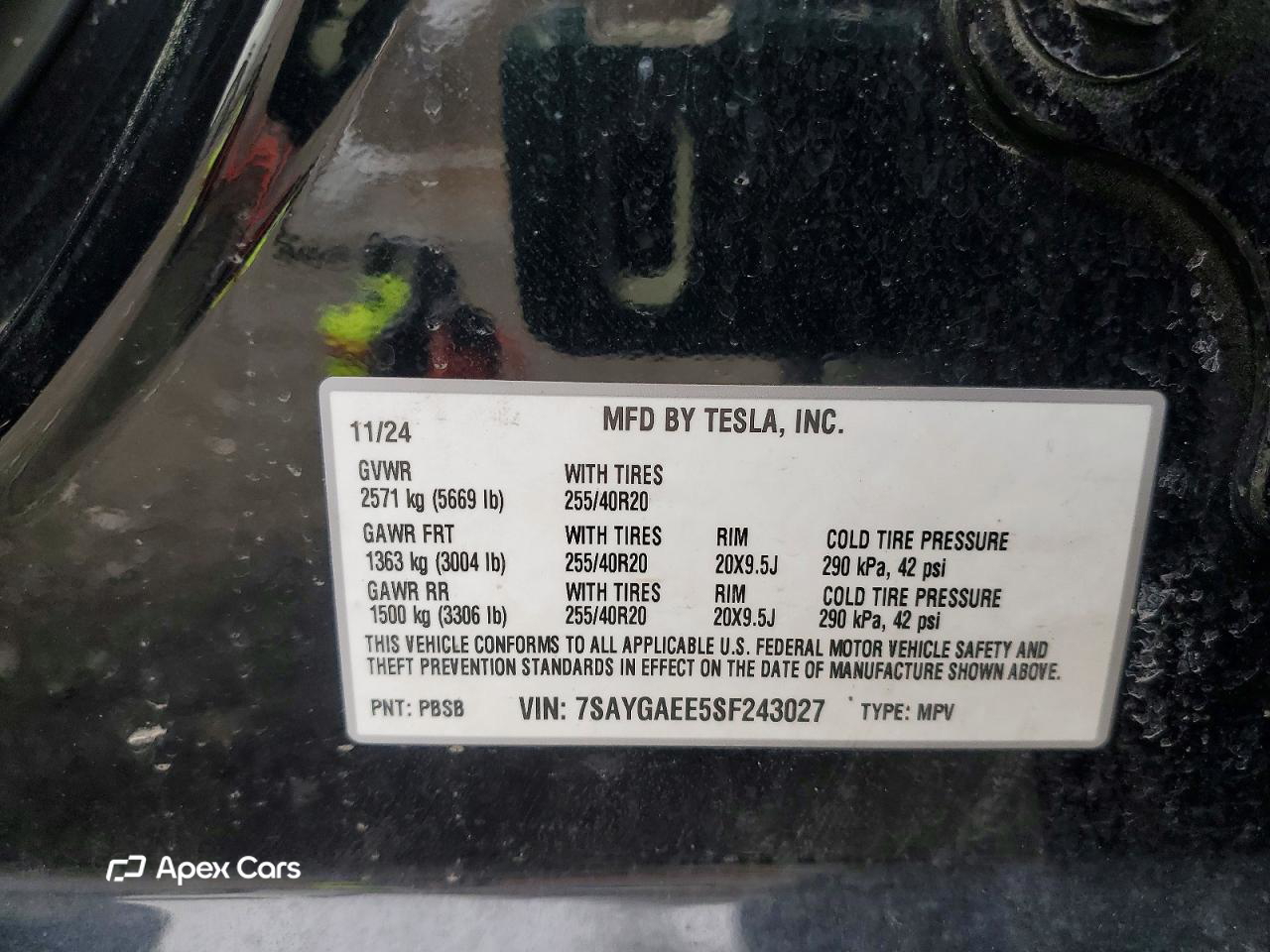 Tesla Model Y 2025