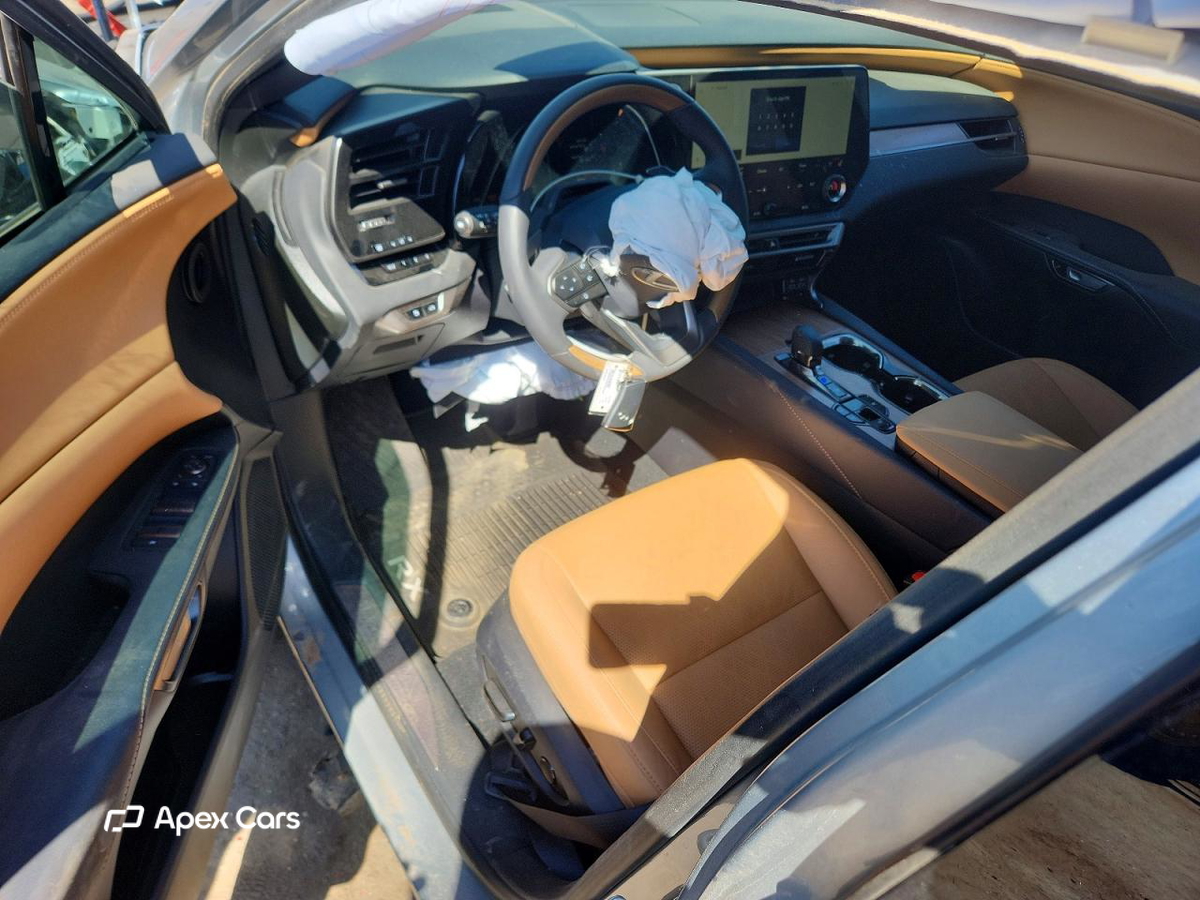 Lexus RX 2025