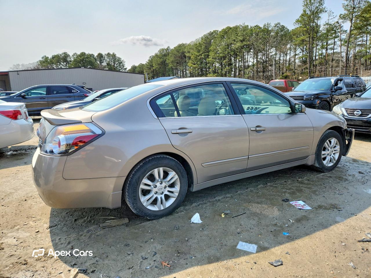 Nissan Altima 2012