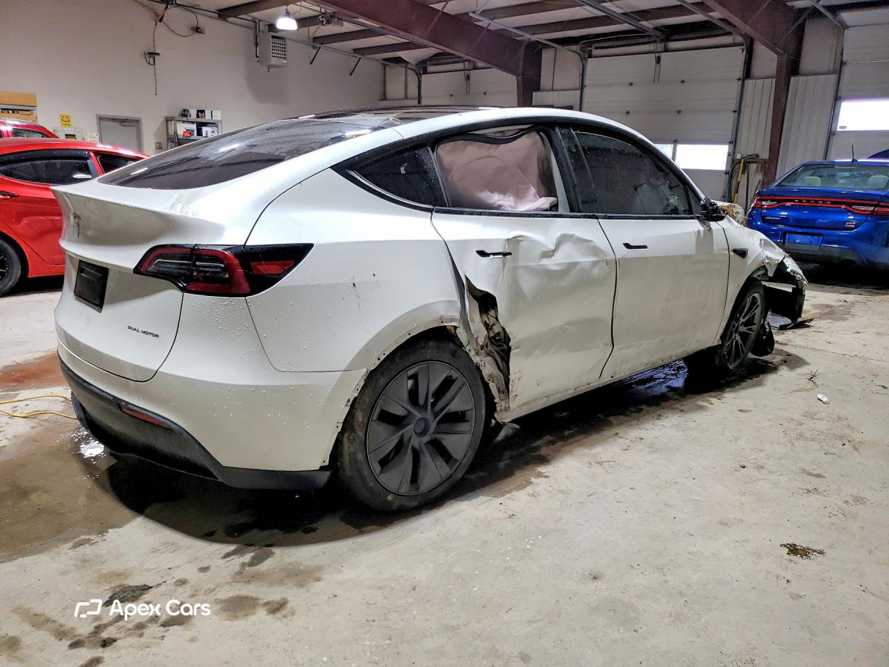 Tesla Model Y 2024