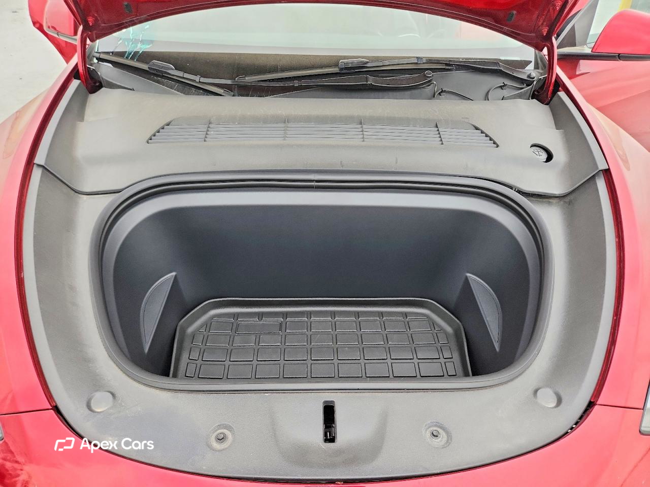 Tesla Model Y 2025