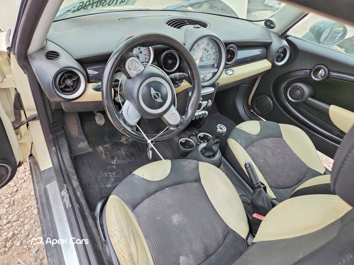 MINI Cooper 2010
