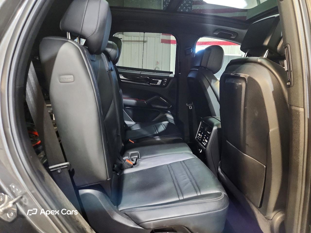 Porsche Cayenne 2022
