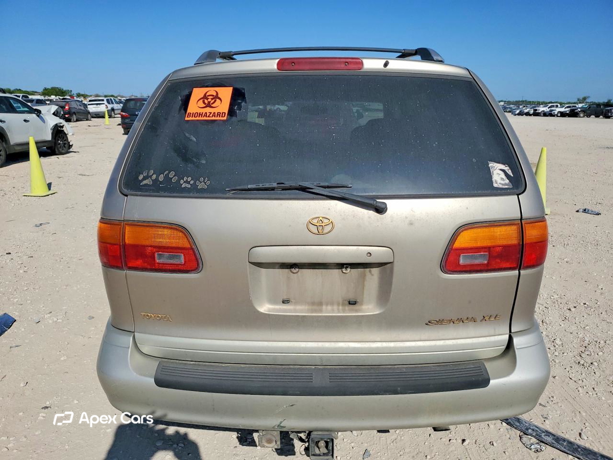 Toyota Sienna 2000