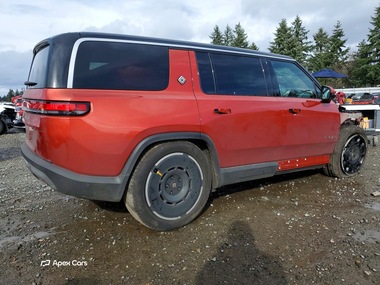 Rivian R1S 2025