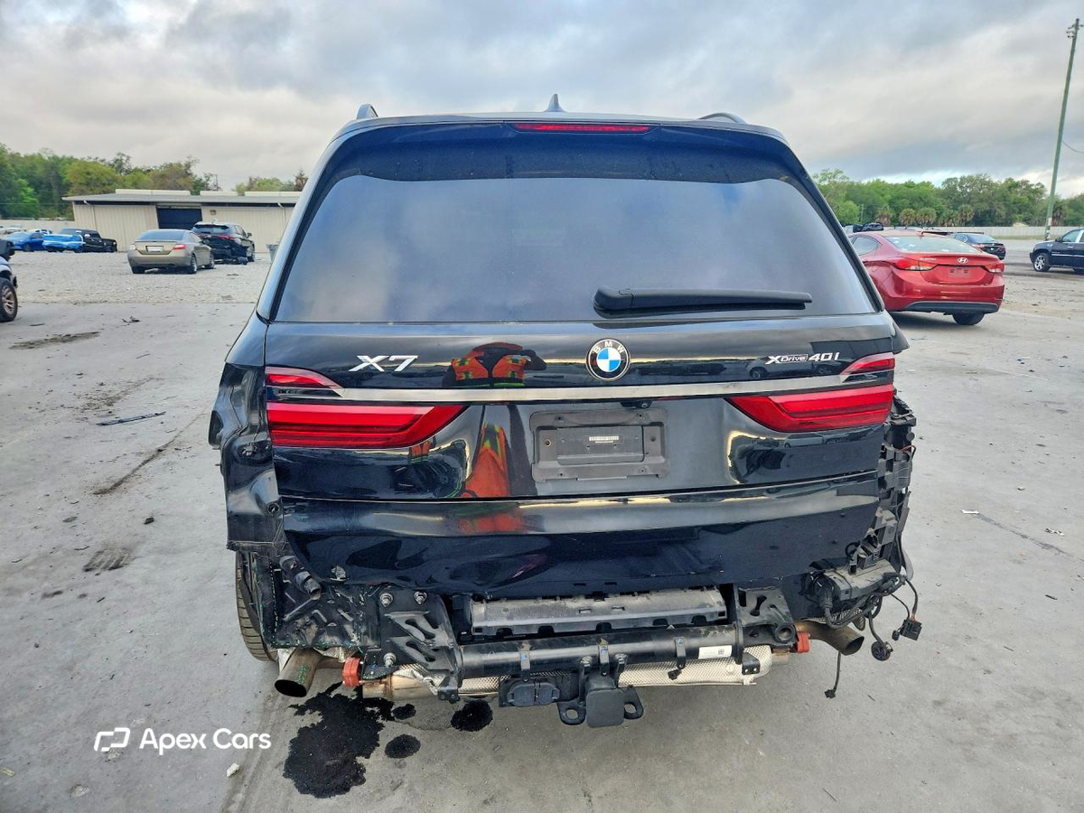 BMW X7 2021