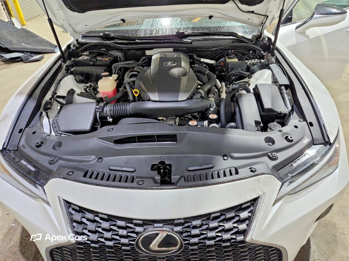 Lexus IS 2021