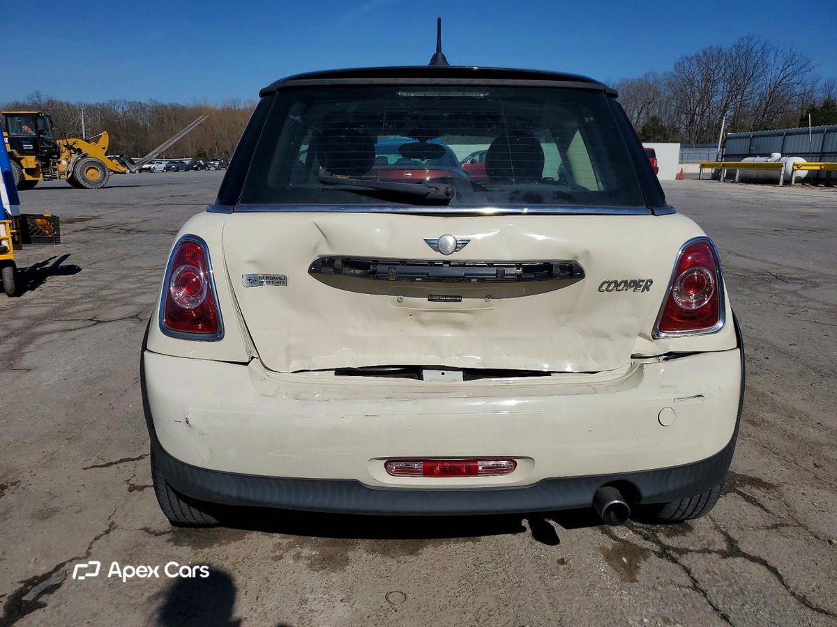 MINI Cooper 2011