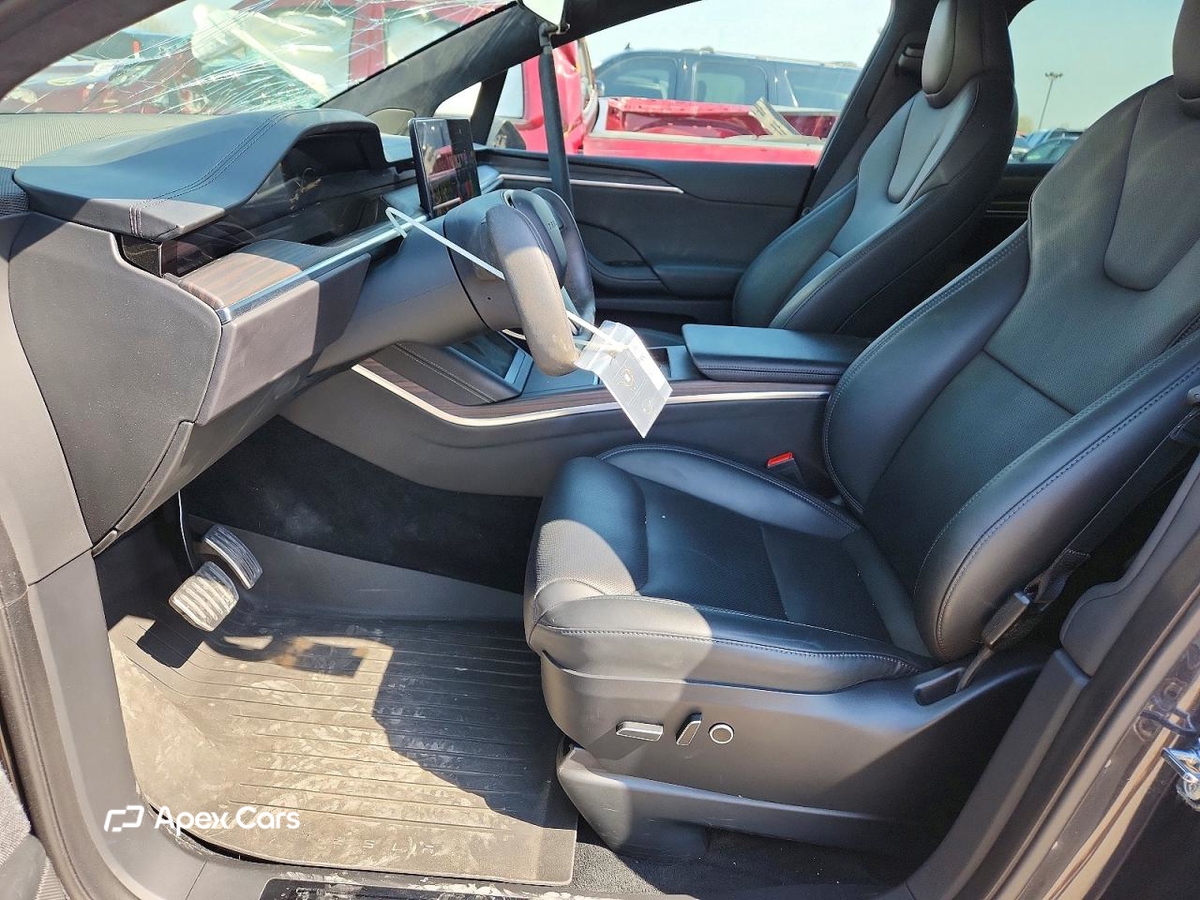 Tesla Model X 2024