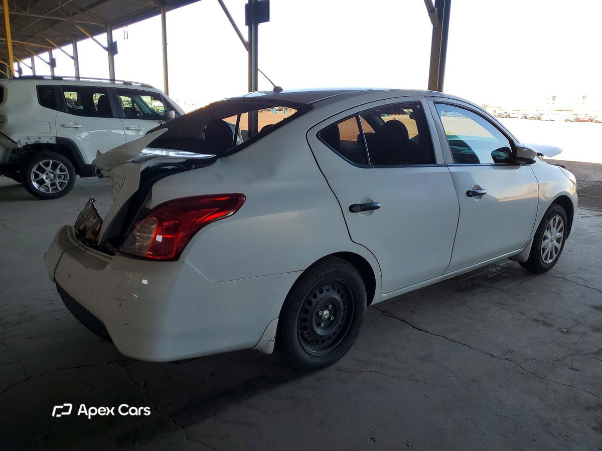 Nissan Versa 2016
