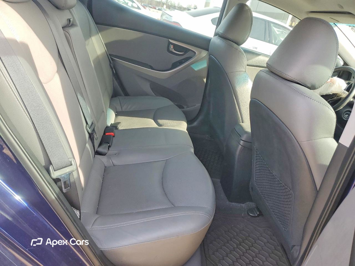 Hyundai Elantra 2011