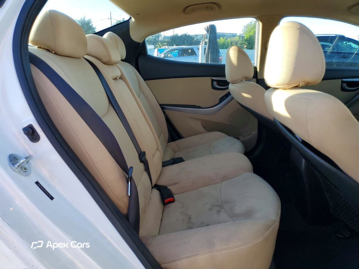 Hyundai Elantra 2013