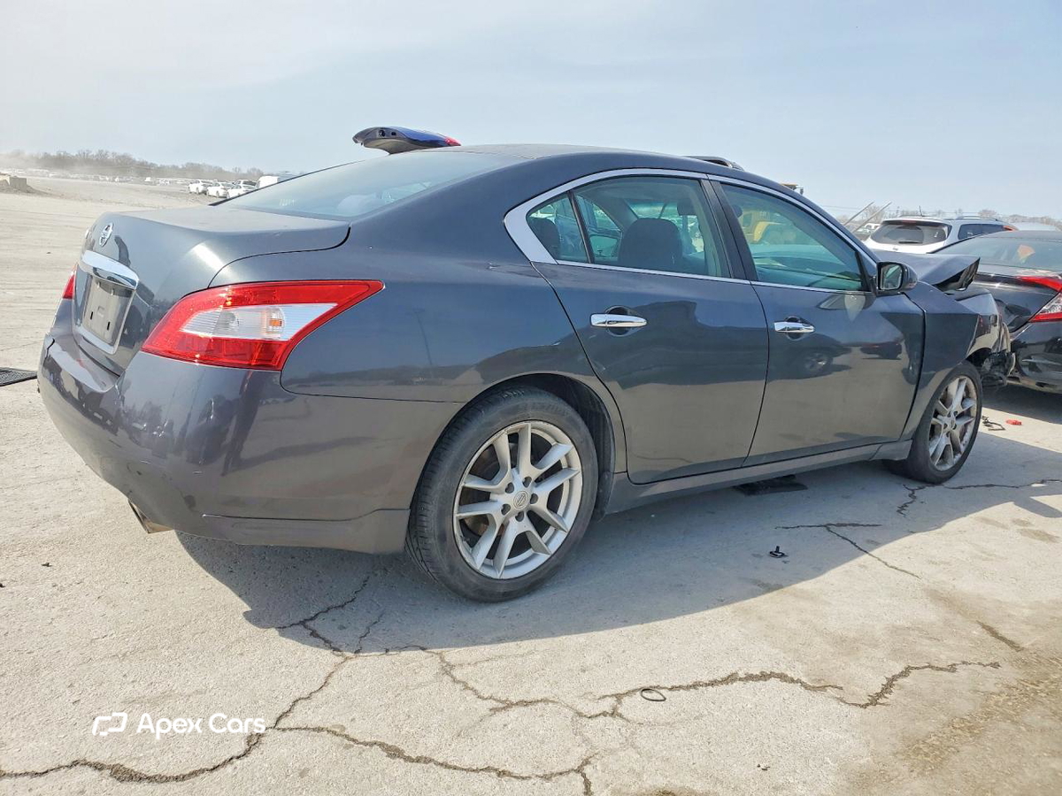 Nissan Maxima 2011