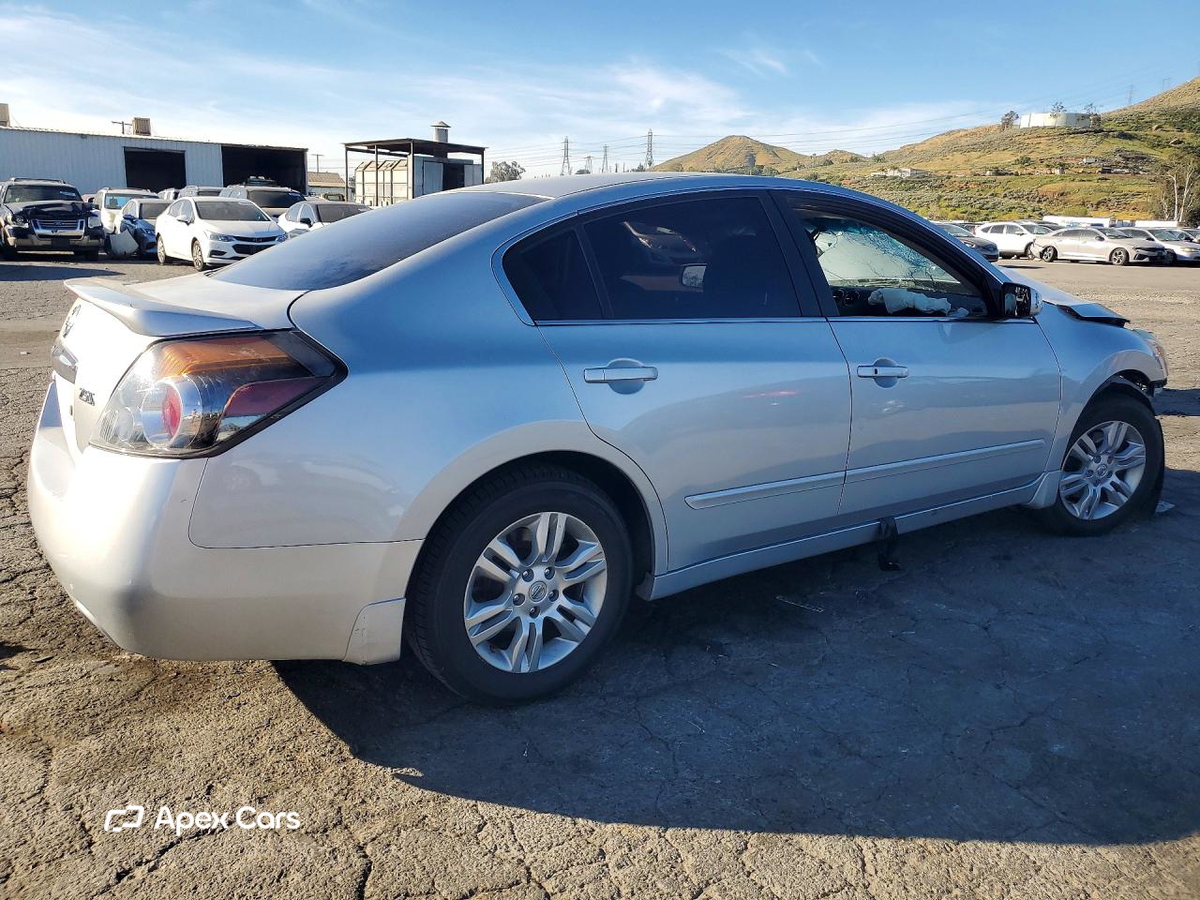 Nissan Altima 2012