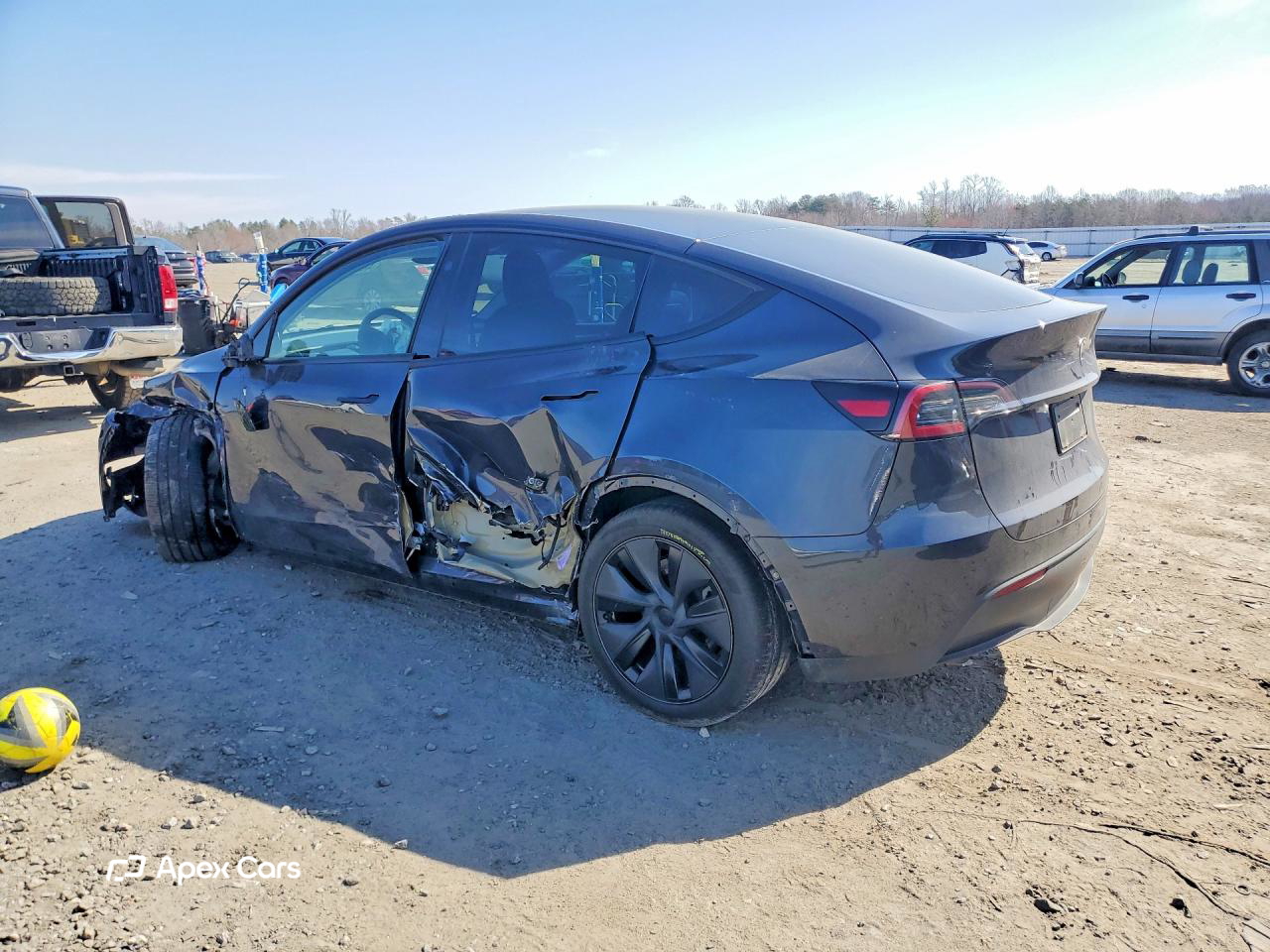 Tesla Model Y 2025