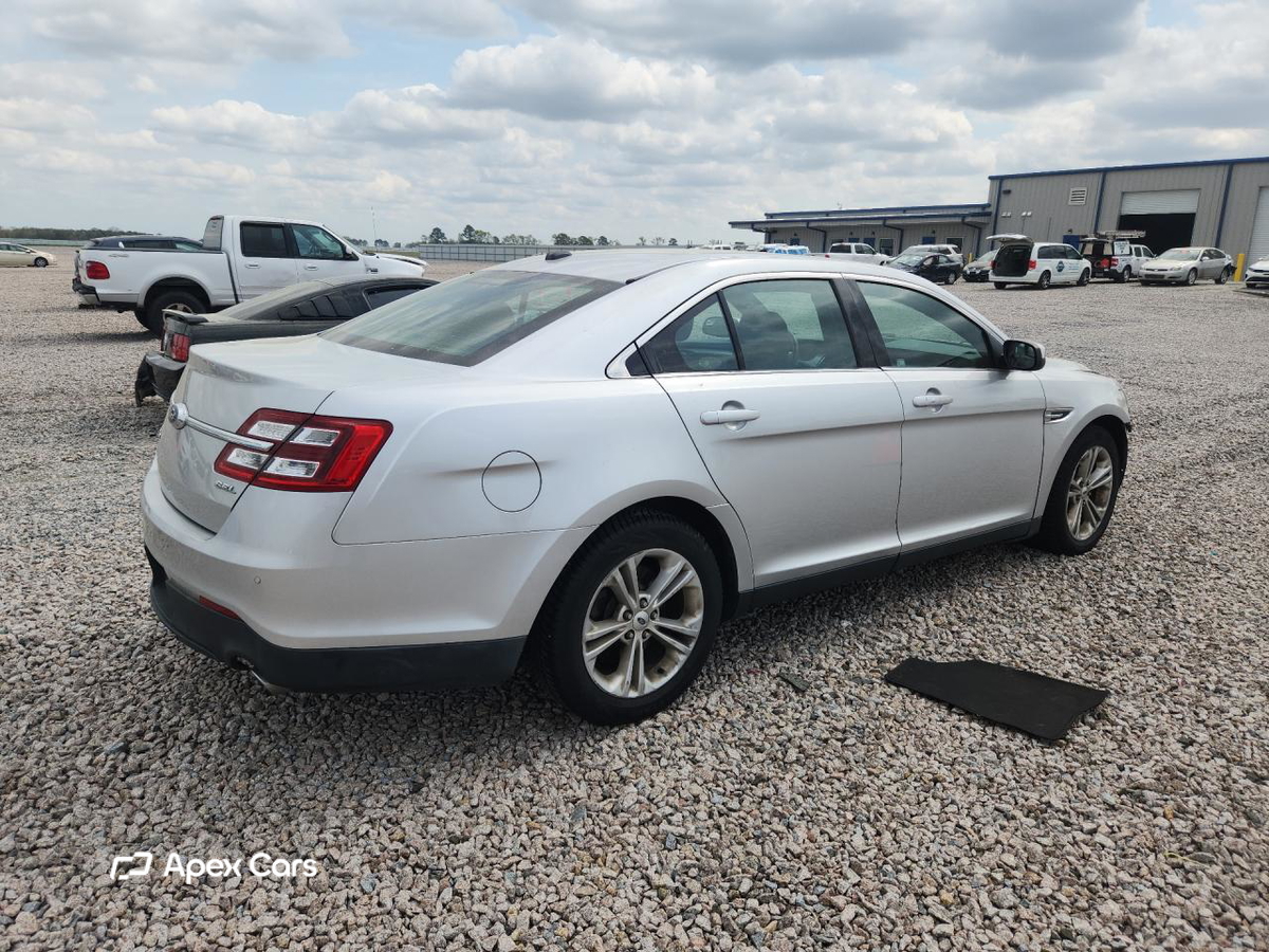 Ford Taurus 2015