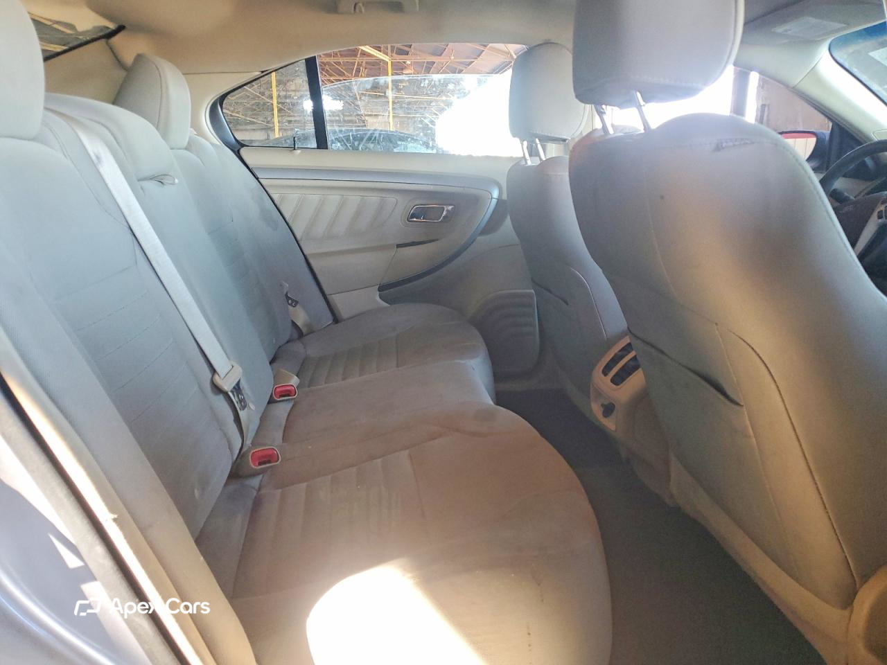 Ford Taurus 2016