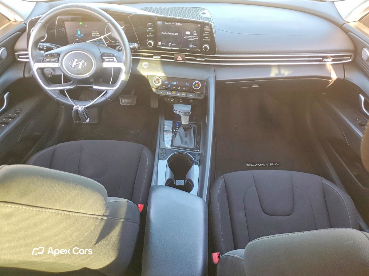 Hyundai Elantra 2021