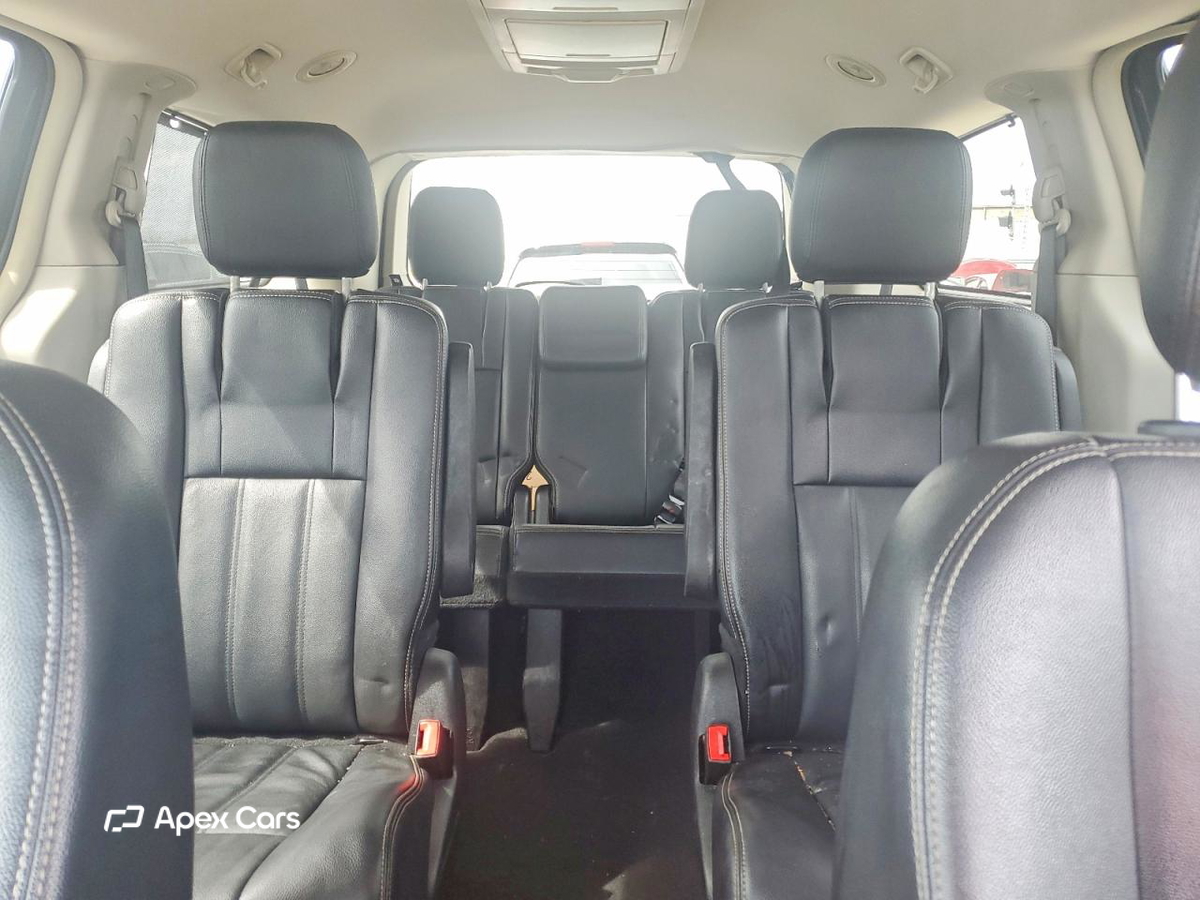 Chrysler Voyager 2015