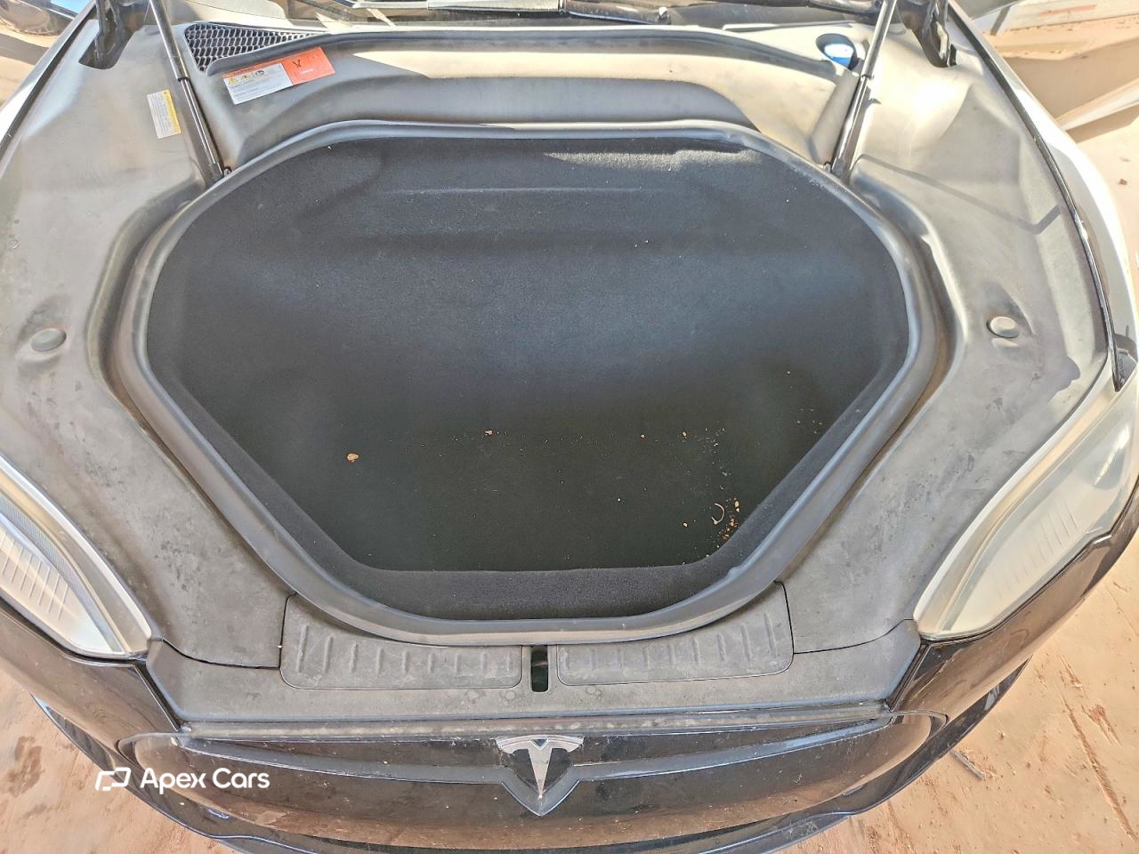 Tesla Model S 2015