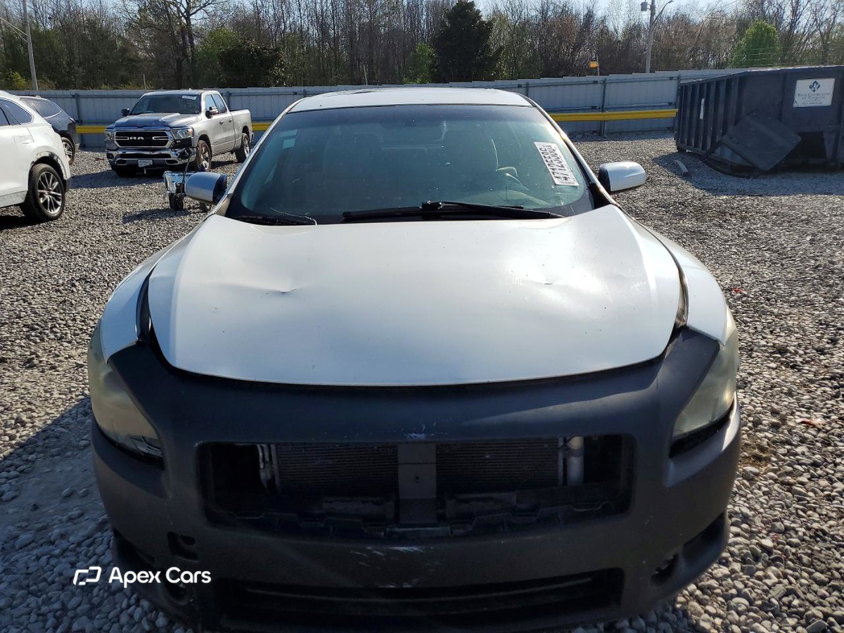 Nissan Maxima 2014