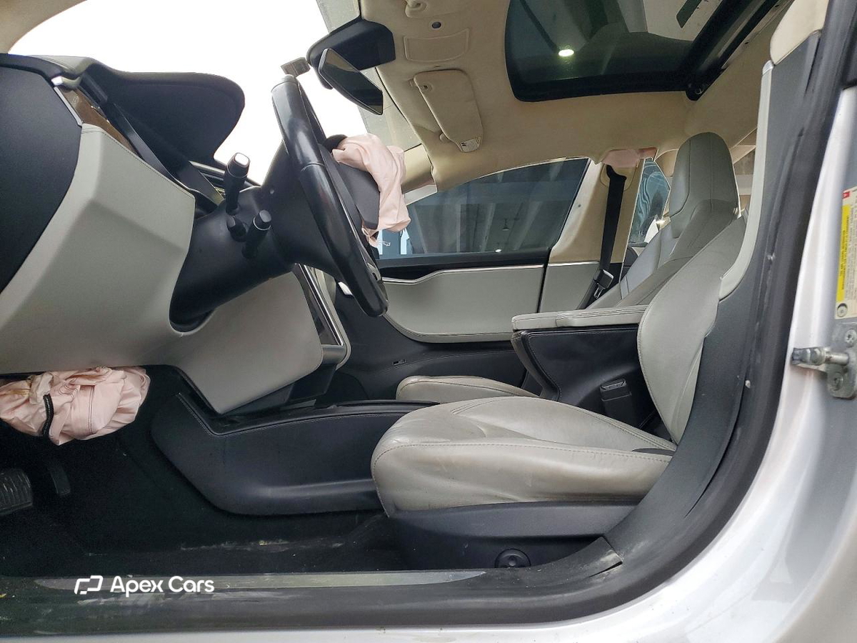 Tesla Model S 2016