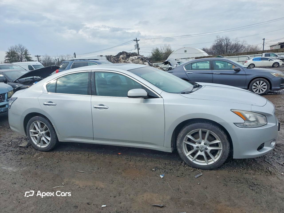 Nissan Maxima 2014