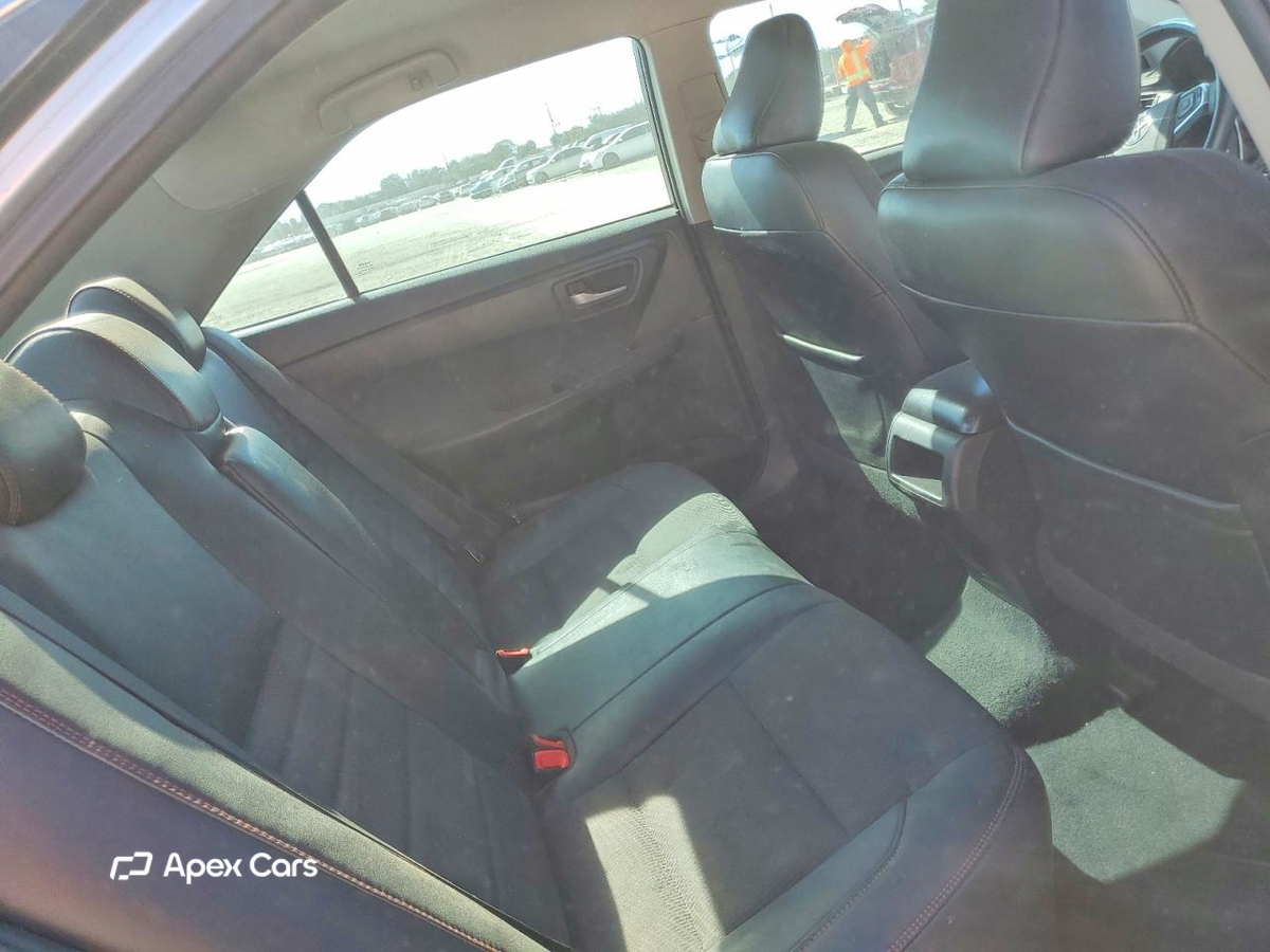 Toyota Camry 2016