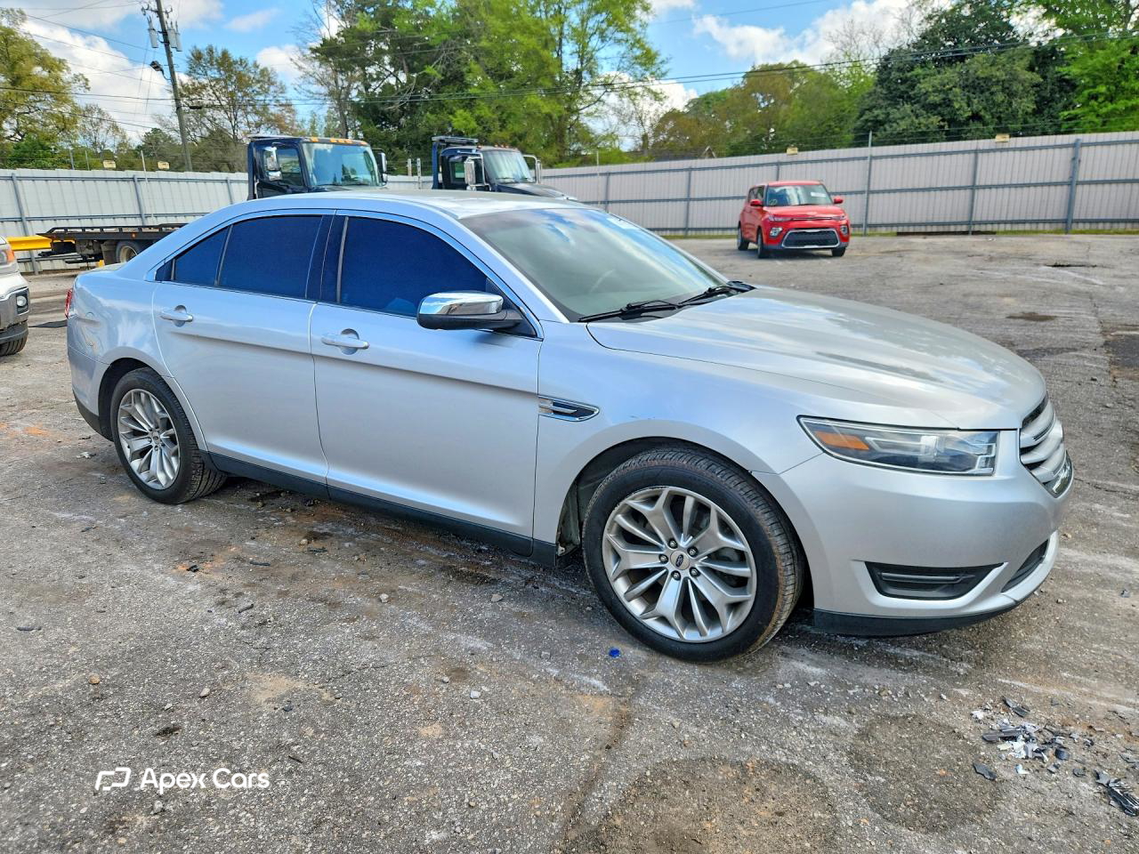 Ford Taurus 2016