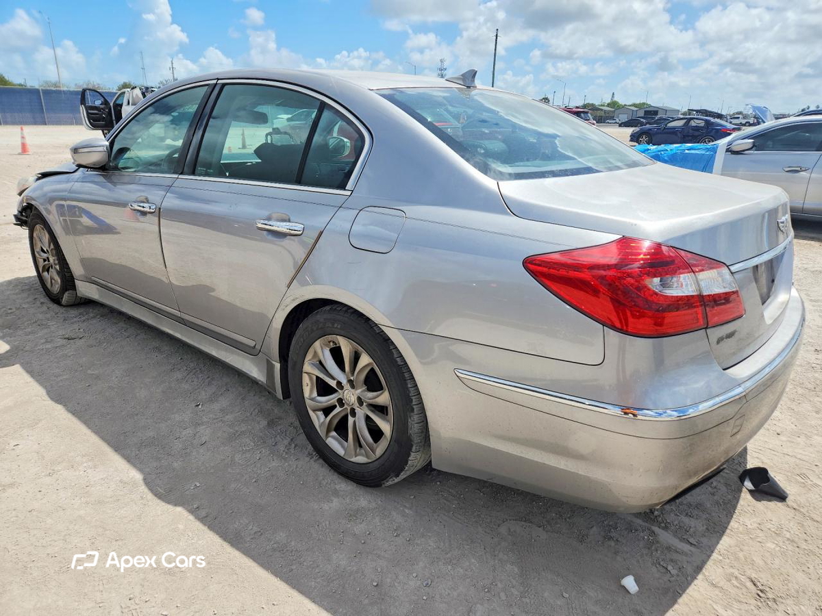 Hyundai Genesis 2013