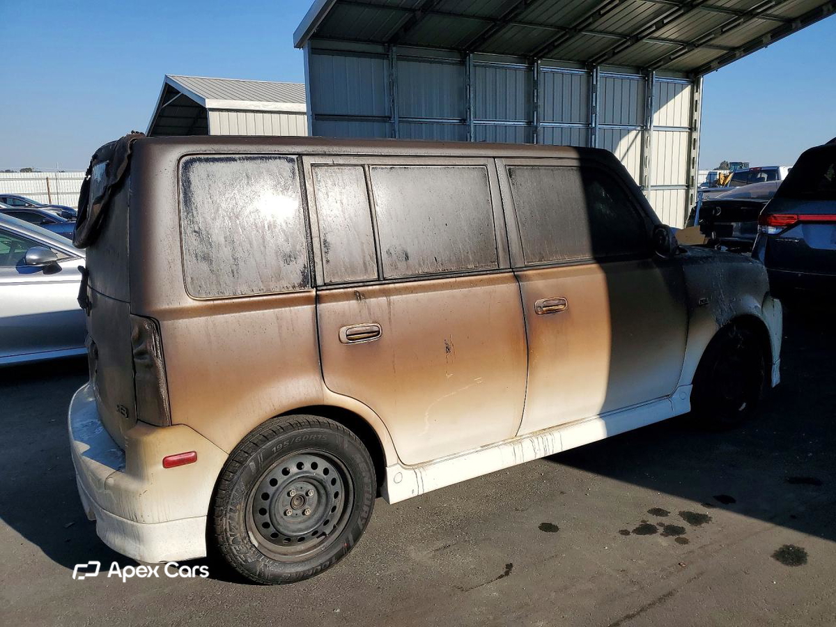 Scion xB 2005