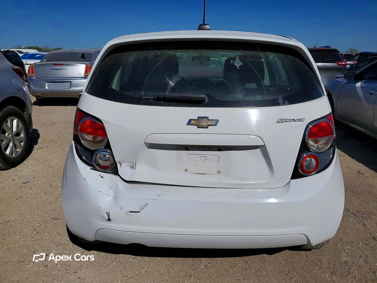 Chevrolet Sonic 2015