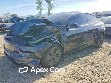 Tesla Model Y 2026 - Image 1 of 14