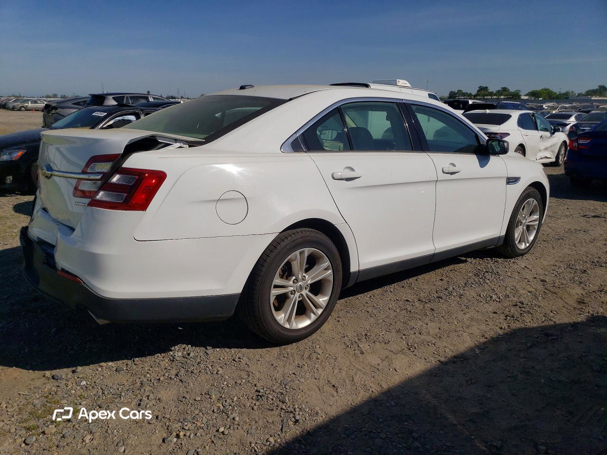Ford Taurus 2015