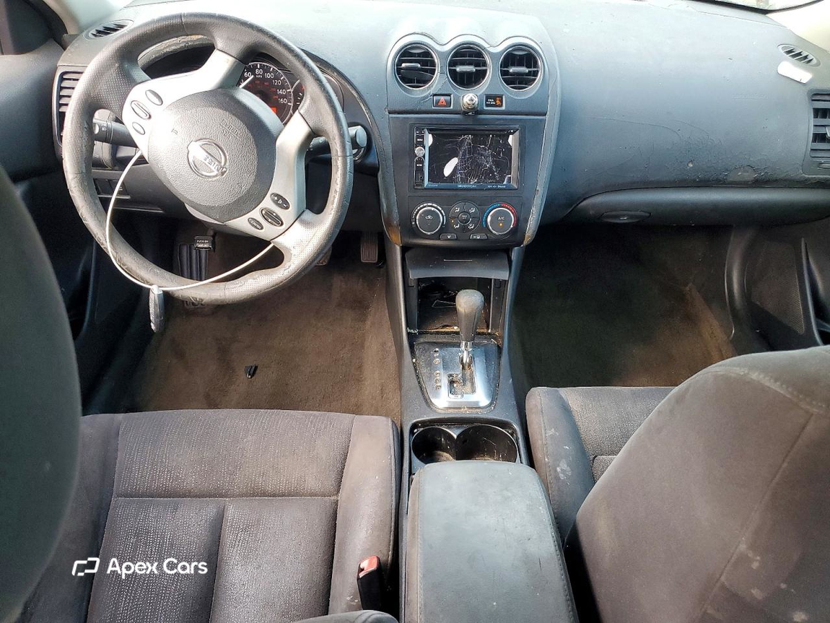 Nissan Altima 2010