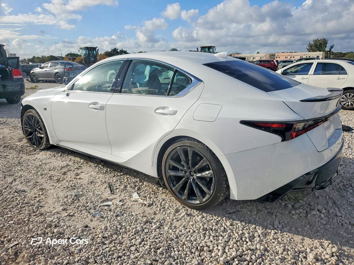Lexus IS 2024