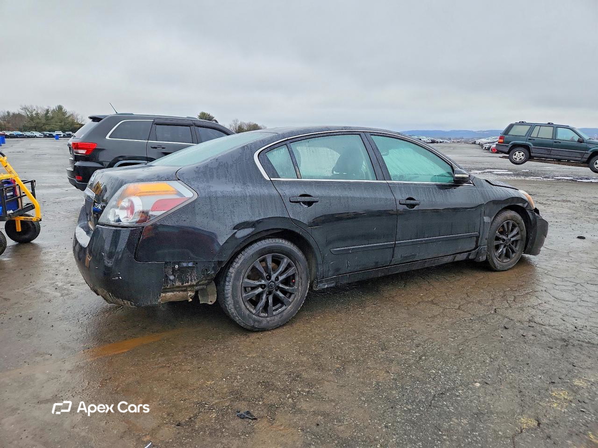 Nissan Altima 2010