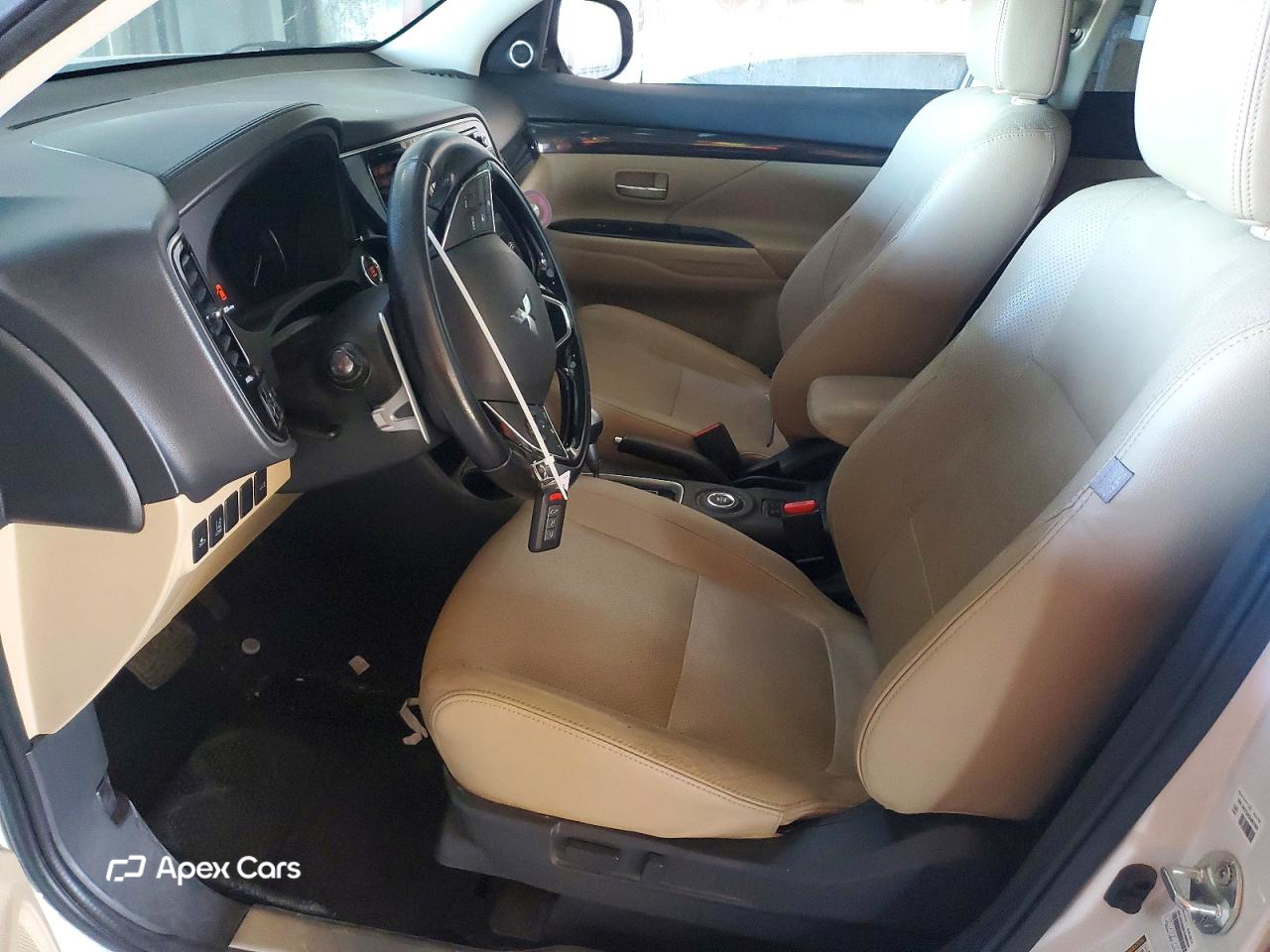 Mitsubishi Outlander 2016
