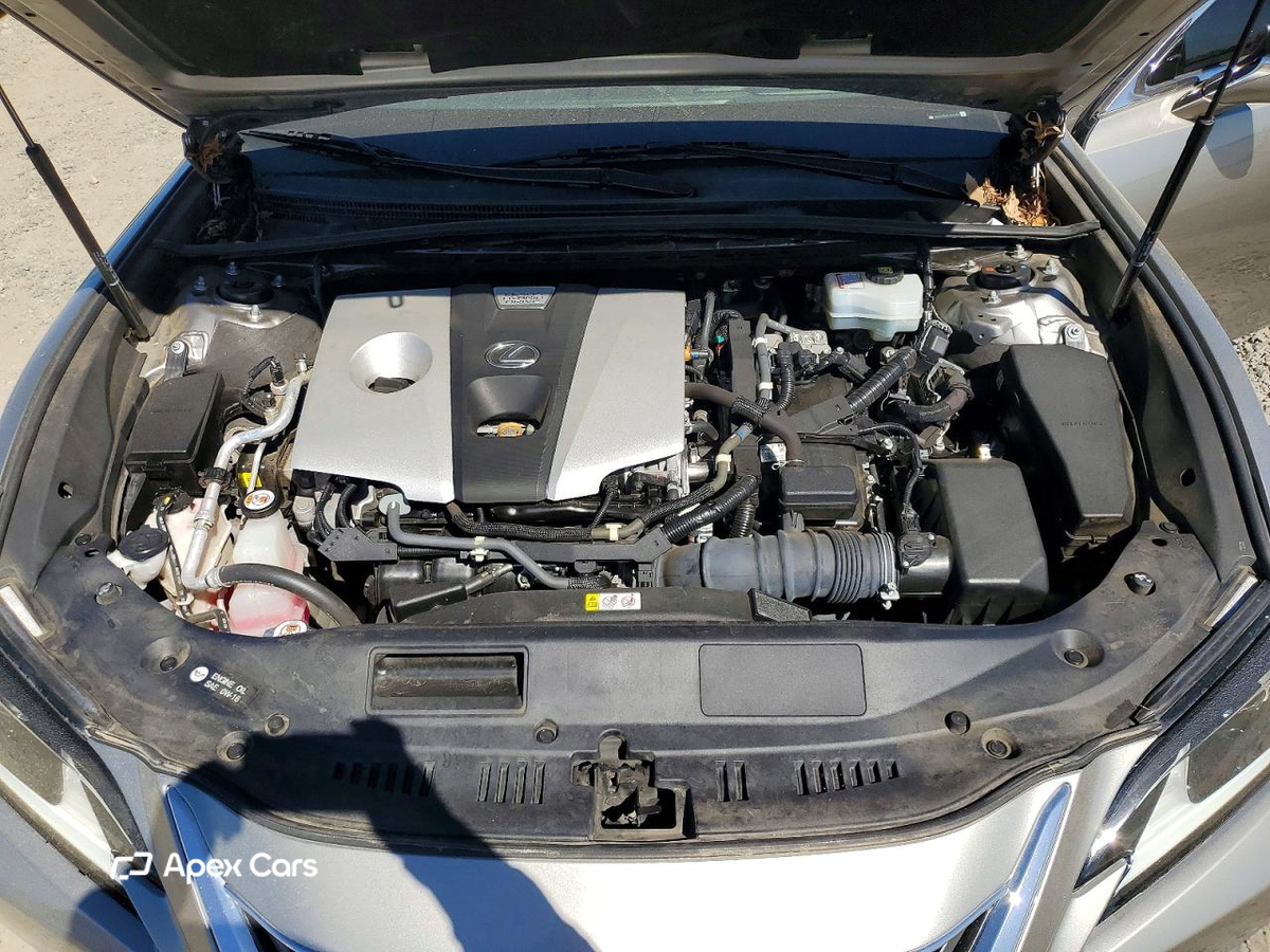 Lexus ES 2020
