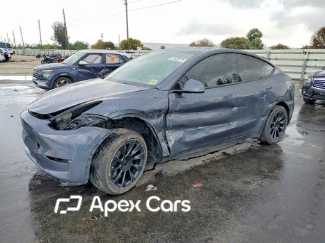 Tesla Model Y 2023 - Image 1 of 13