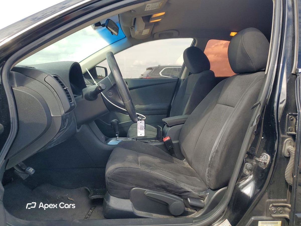 Nissan Altima 2010