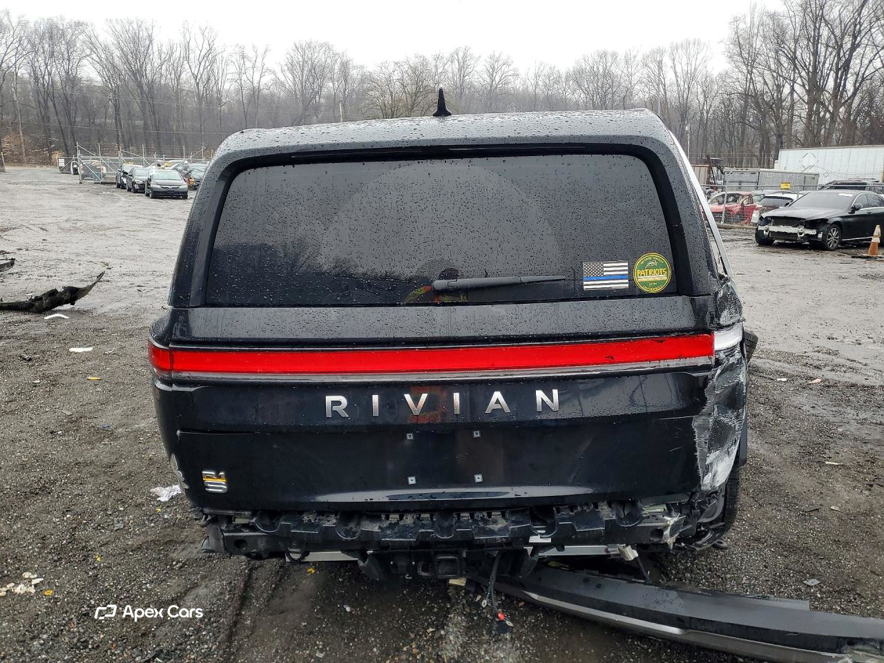 Rivian R1S 2023