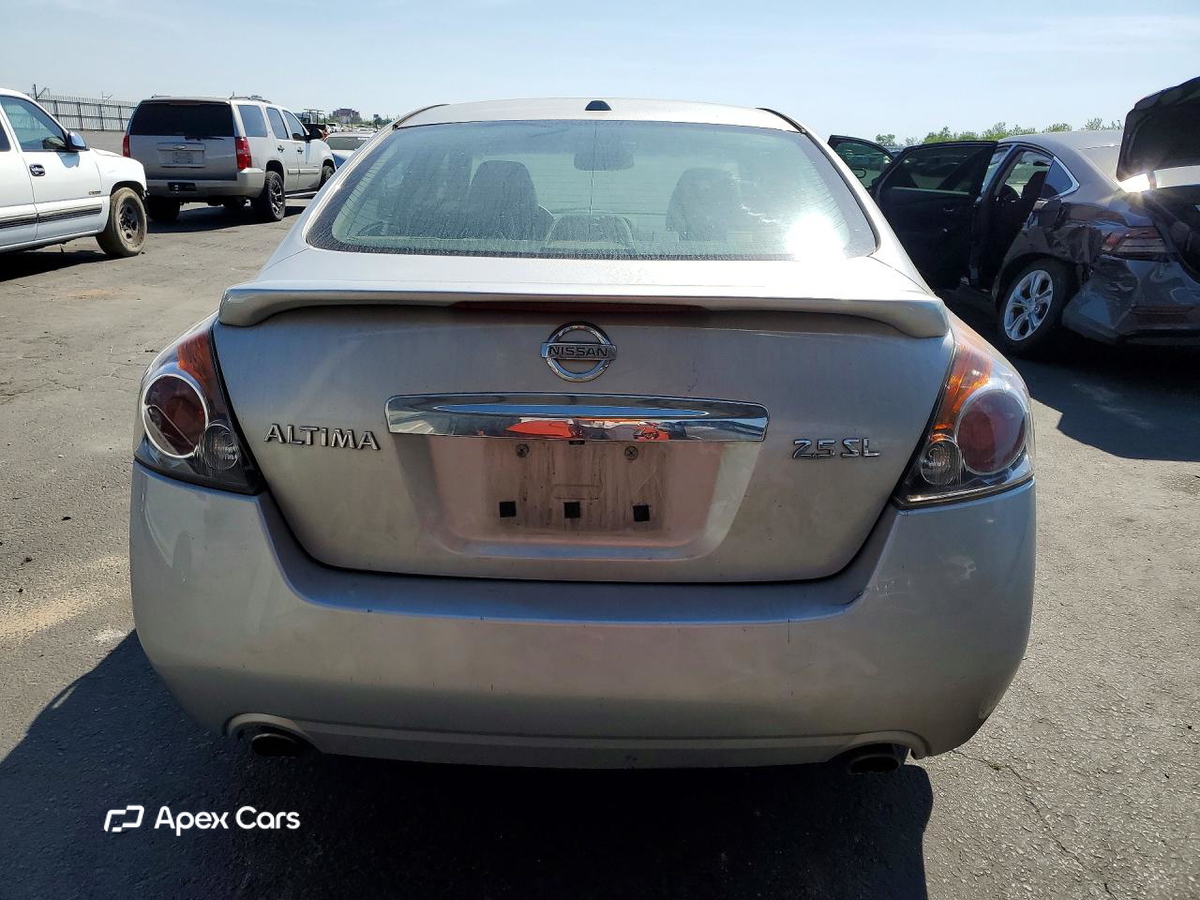 Nissan Altima 2010